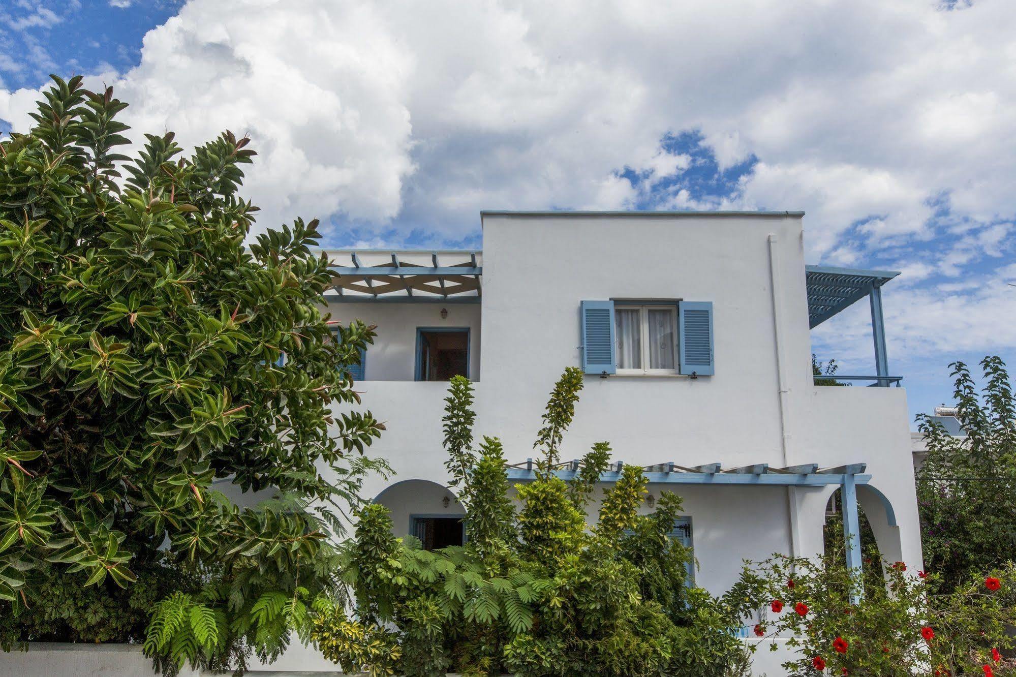 Preka Maria Aparthotel Kamari  Exterior photo