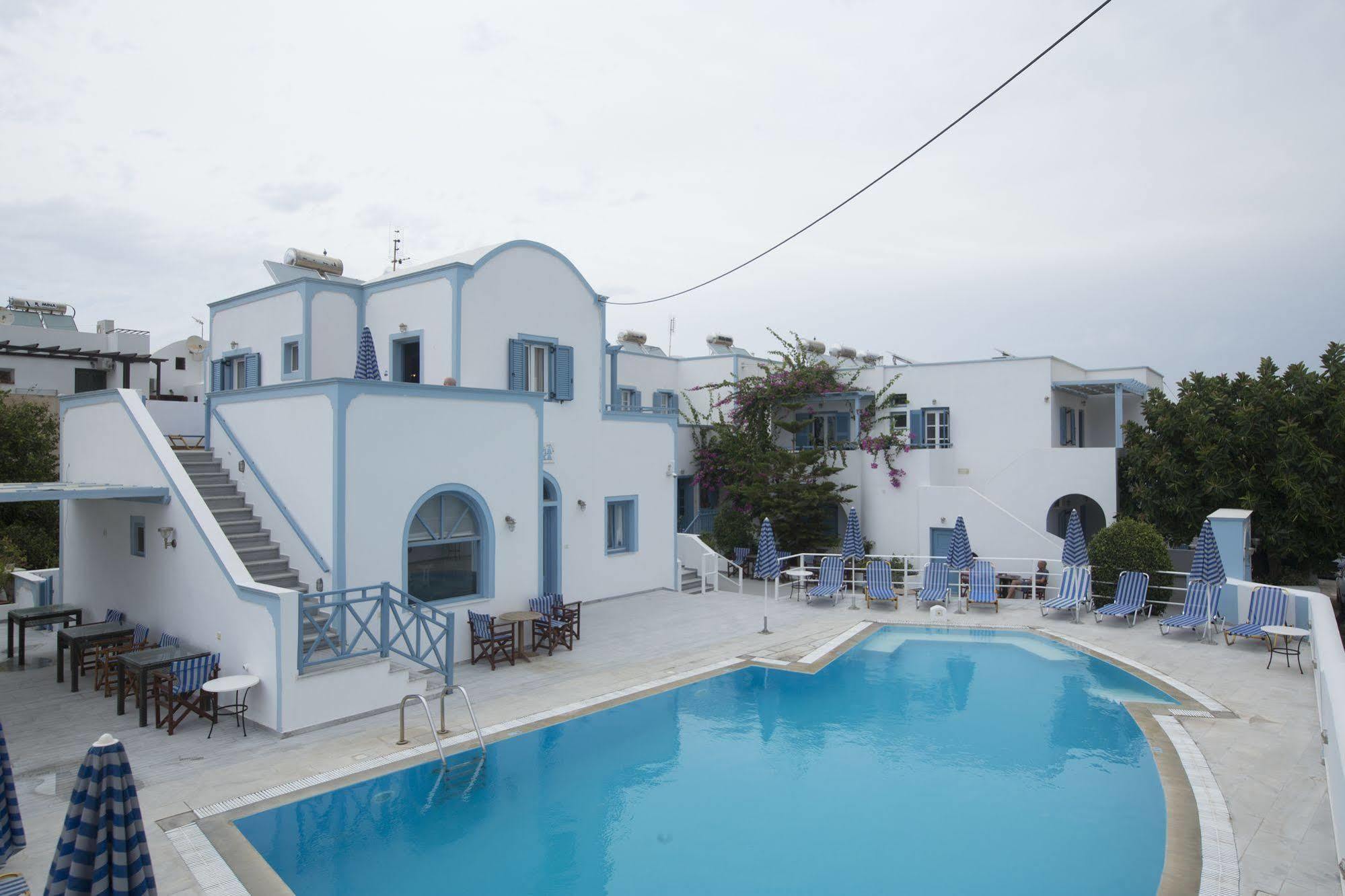 Preka Maria Aparthotel Kamari  Exterior photo